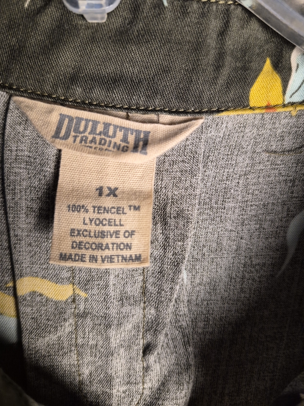 Duluth Trading Co Dark Green Floral Short-Sleeve Button-Down Shirt - Picture 3 of 4